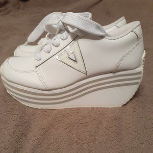 NEW Volatile Platform Sneakers Size 7 White